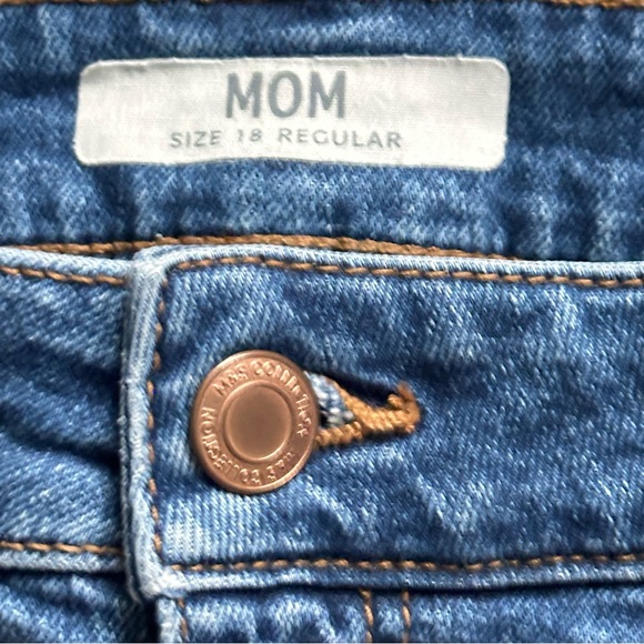 MOM Jeans Marks and Spencer Womens High Waisted Stretch Blue Denim UK 18  EU 46 - Picture 2 of 11